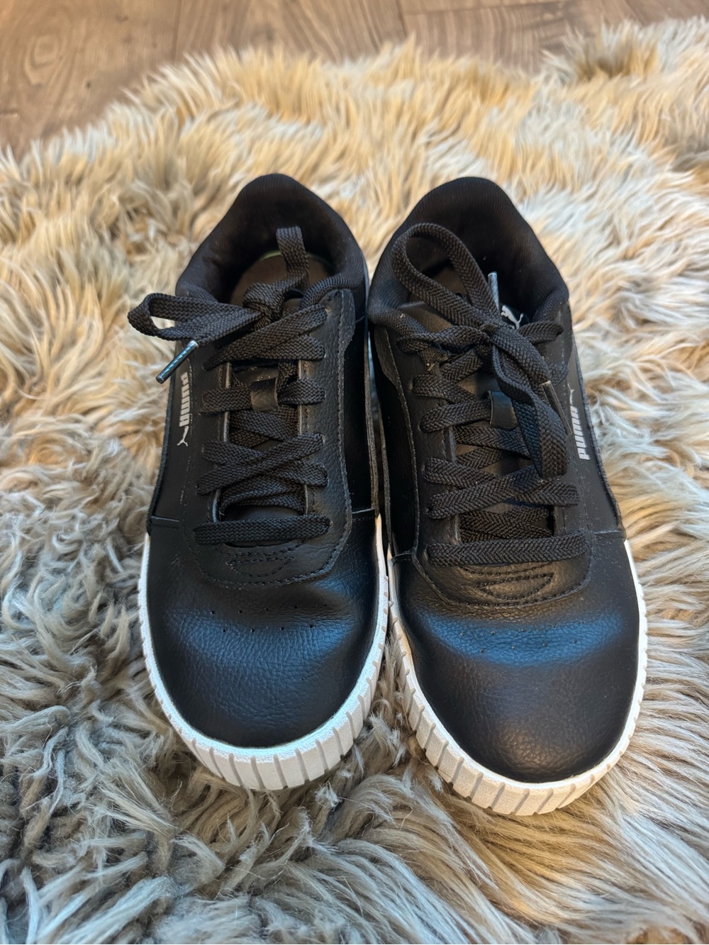 Puma Women’s Carina Leather Shoes - Picture 2 of 6
